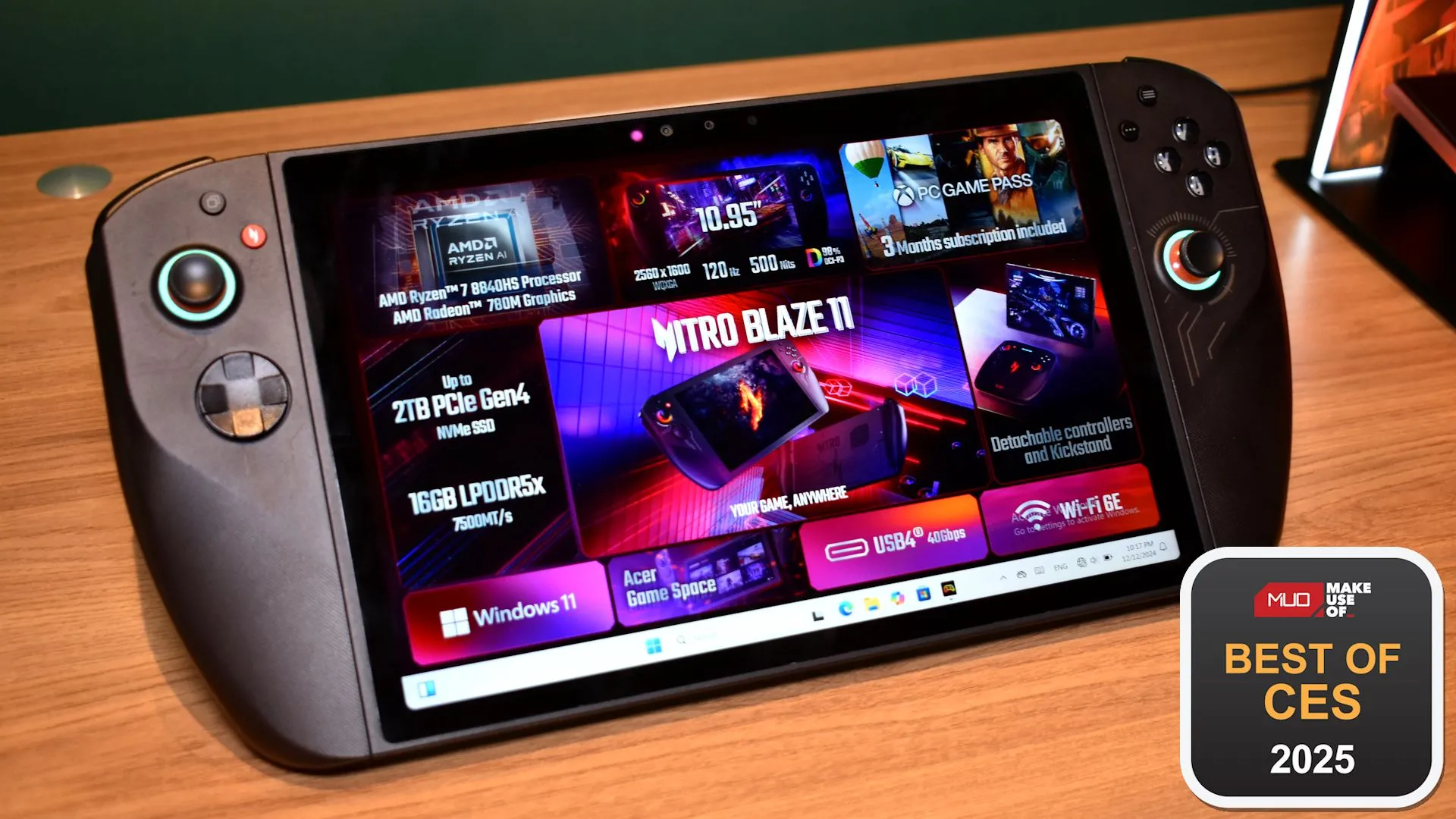 Acer Nitro Blaze 11, mẫu máy chơi game cầm tay màn hình lớn với huy hiệu giải thưởng CES 2025.
