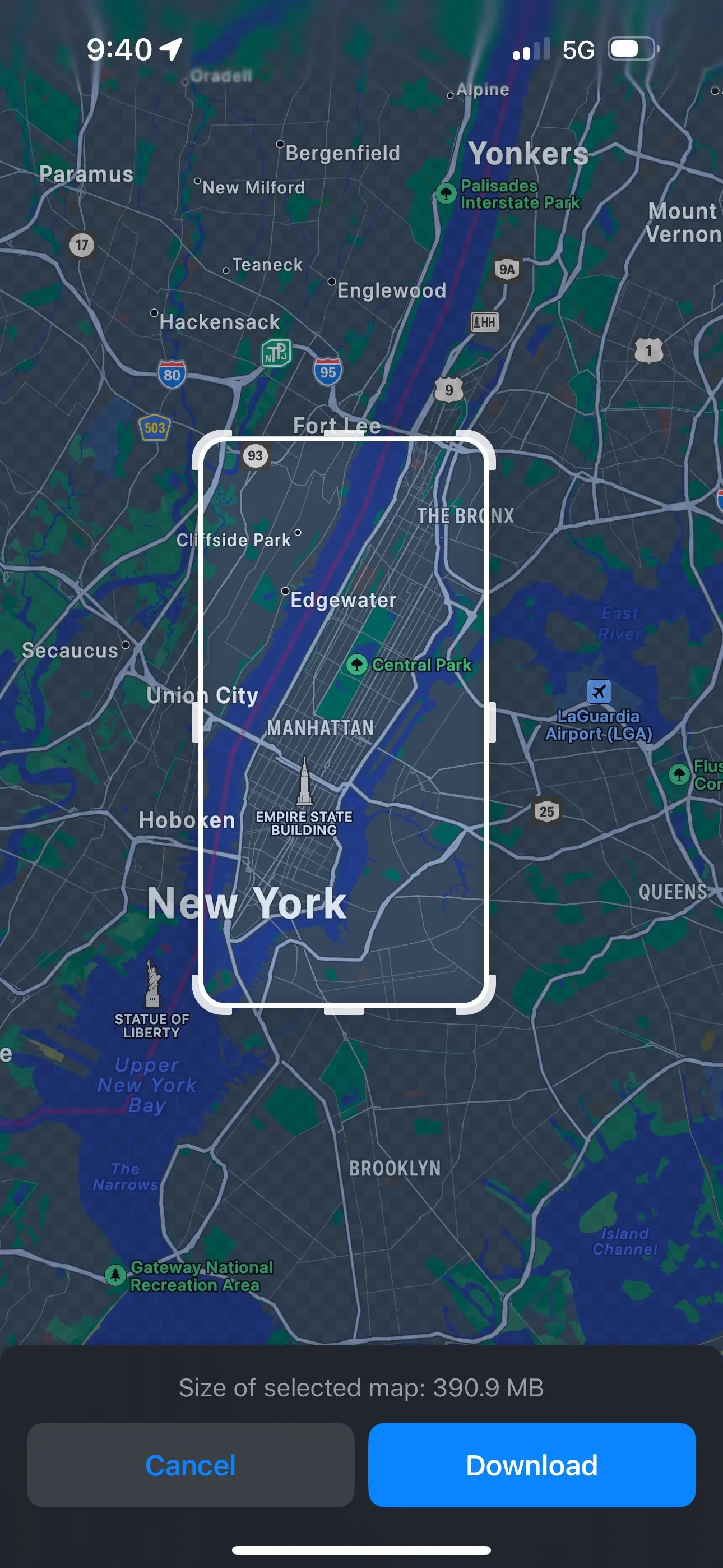 Ảnh chụp màn hình Apple Maps iOS 17 hiển thị bản đồ New York City đang được tải về để sử dụng ngoại tuyến