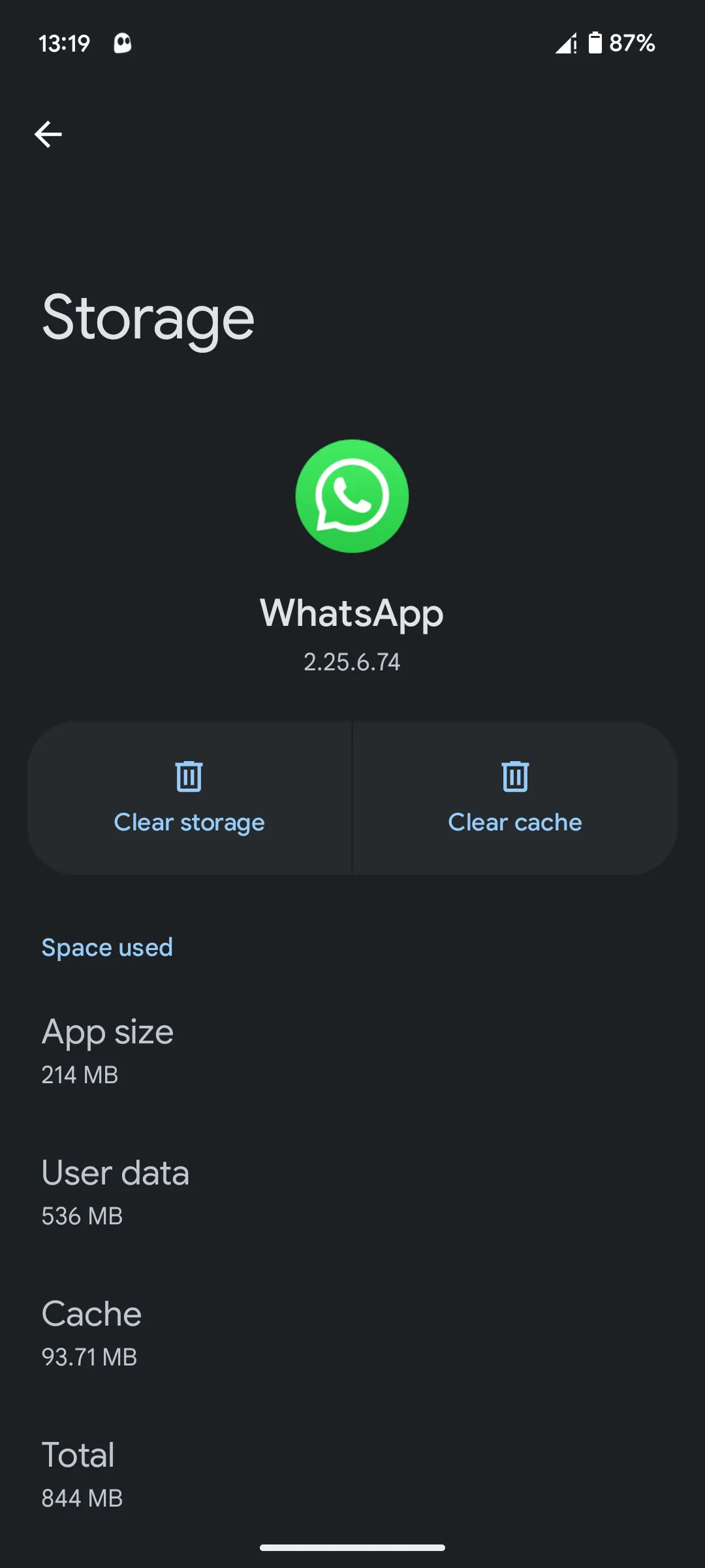 Ảnh chụp màn hình chi tiết sử dụng bộ nhớ và bộ đệm của một ứng dụng trên Android, minh họa tùy chọn xóa bộ nhớ đệm để khắc phục lỗi.