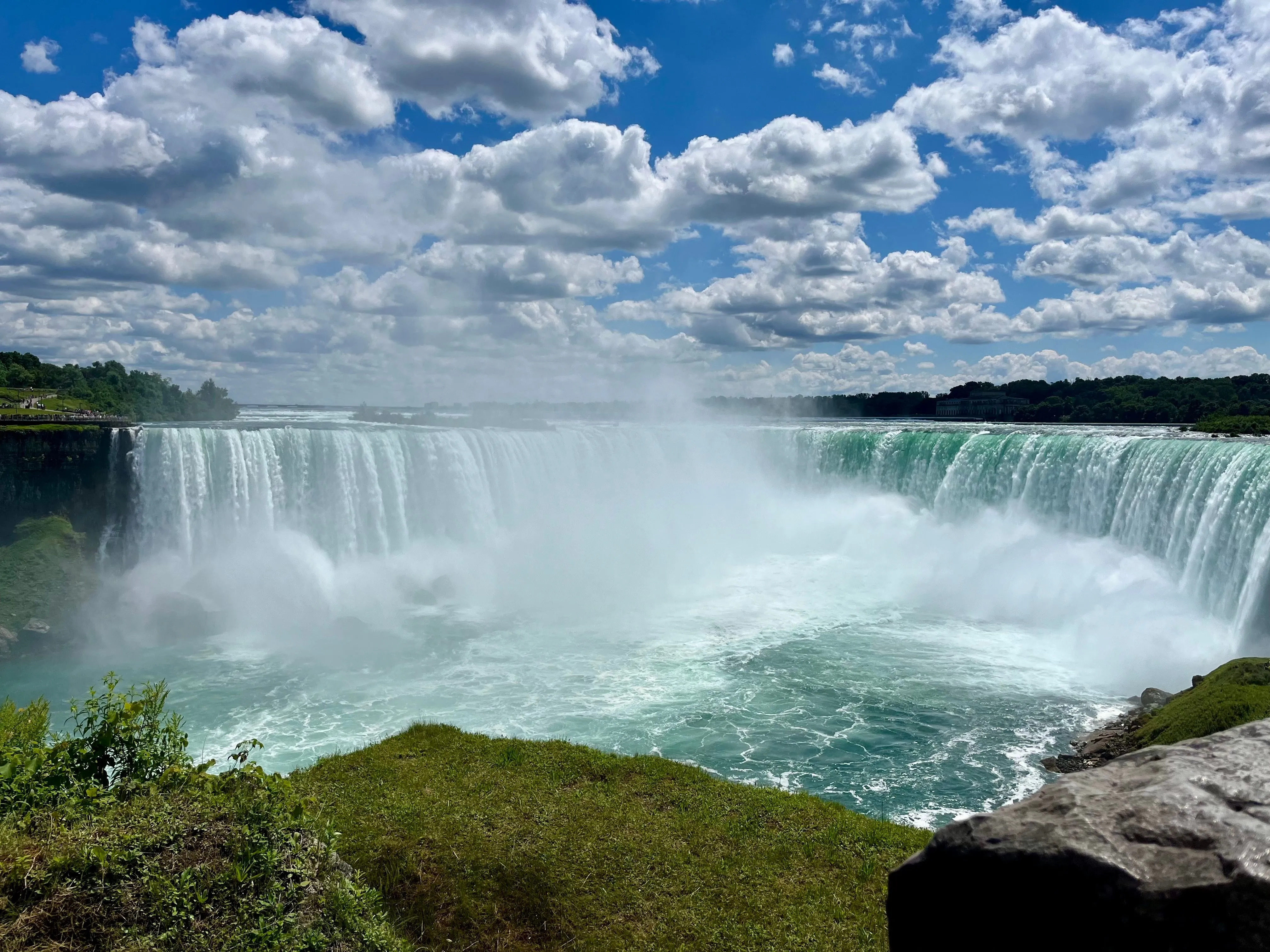 Ảnh gốc Thác Niagara chưa chỉnh sửa, minh họa tiềm năng sáng tạo của Photoleap