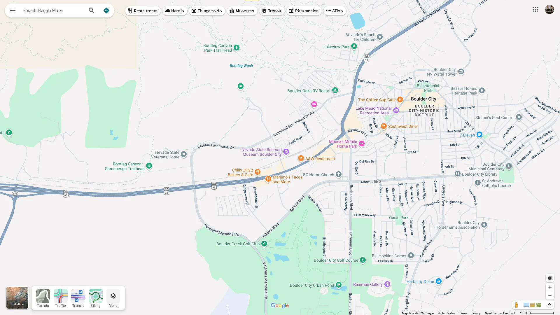 Bản đồ Boulder City, Nevada, minh họa các đặc điểm tự nhiên như nước, cây xanh, sa mạc và bãi biển với các màu xanh dương, xanh lá, nâu và nâu sẫm trên Google Maps