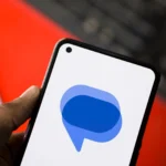 Biểu tượng Google Messages trên màn hình điện thoại Android, minh họa tính năng SafetyCore quét ảnh.