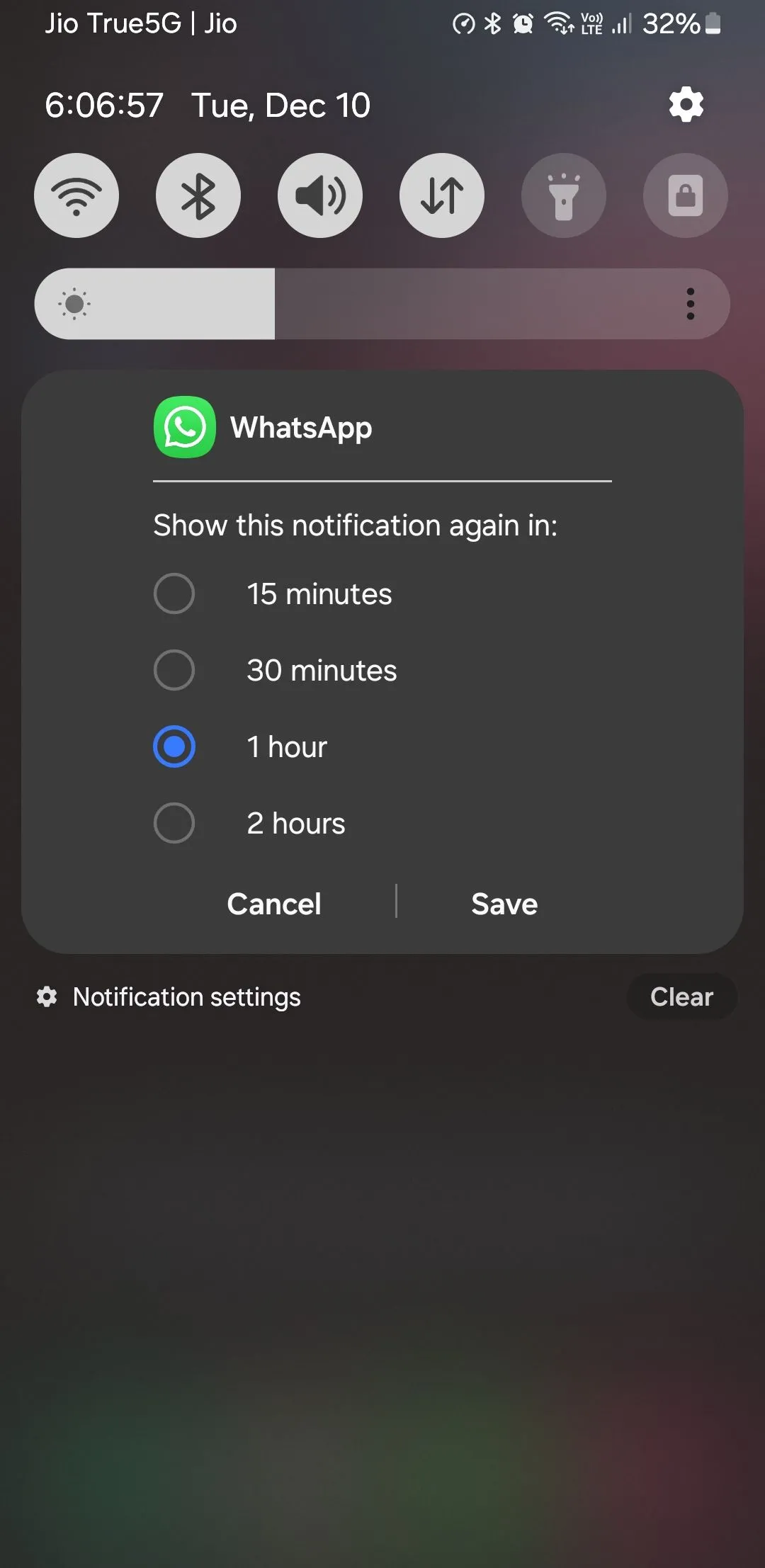 Biểu tượng và tùy chọn tạm ẩn (snooze) thông báo trên giao diện Android