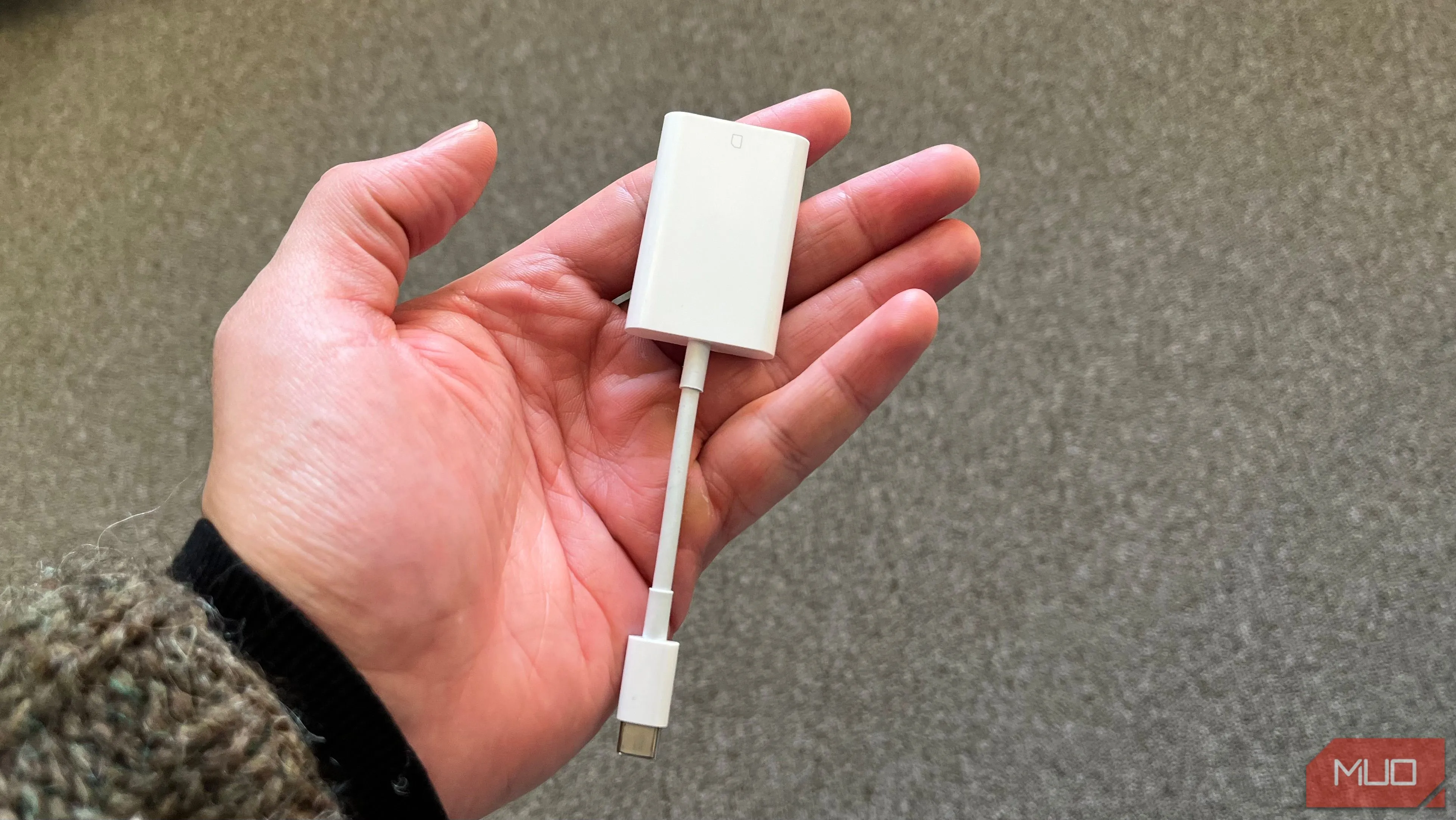 Bộ chuyển đổi Apple USB-C sang thẻ SD và Multiport Adapter, thiết bị cần thiết cho kết nối đa dạng
