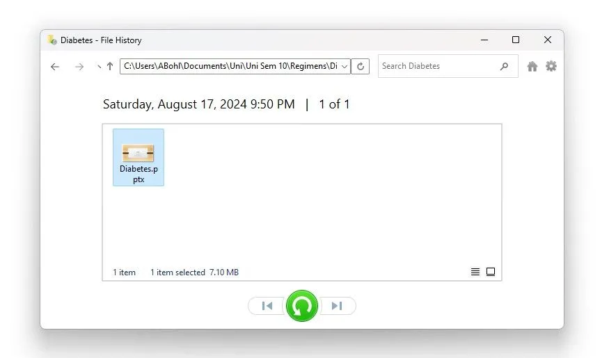 Cách sử dụng File History để khôi phục một tệp PowerPoint đã bị xóa hoặc ghi đè, minh họa khả năng sao lưu dữ liệu tự động.