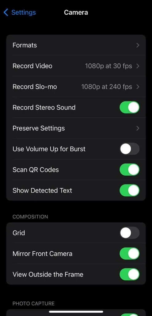 Cài đặt định dạng Apple ProRAW trong tùy chọn Camera của iPhone
