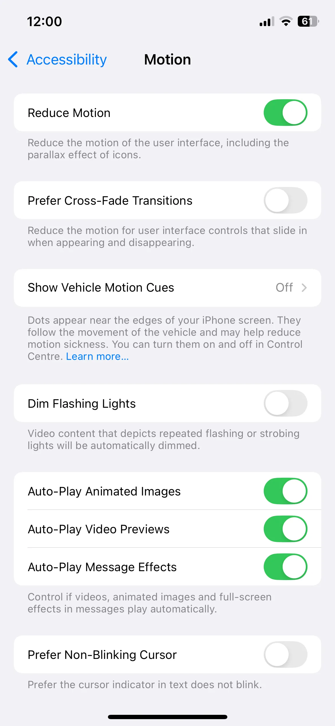 Cài đặt &quot;Giảm chuyển động&quot; trong phần Trợ năng trên iPhone.