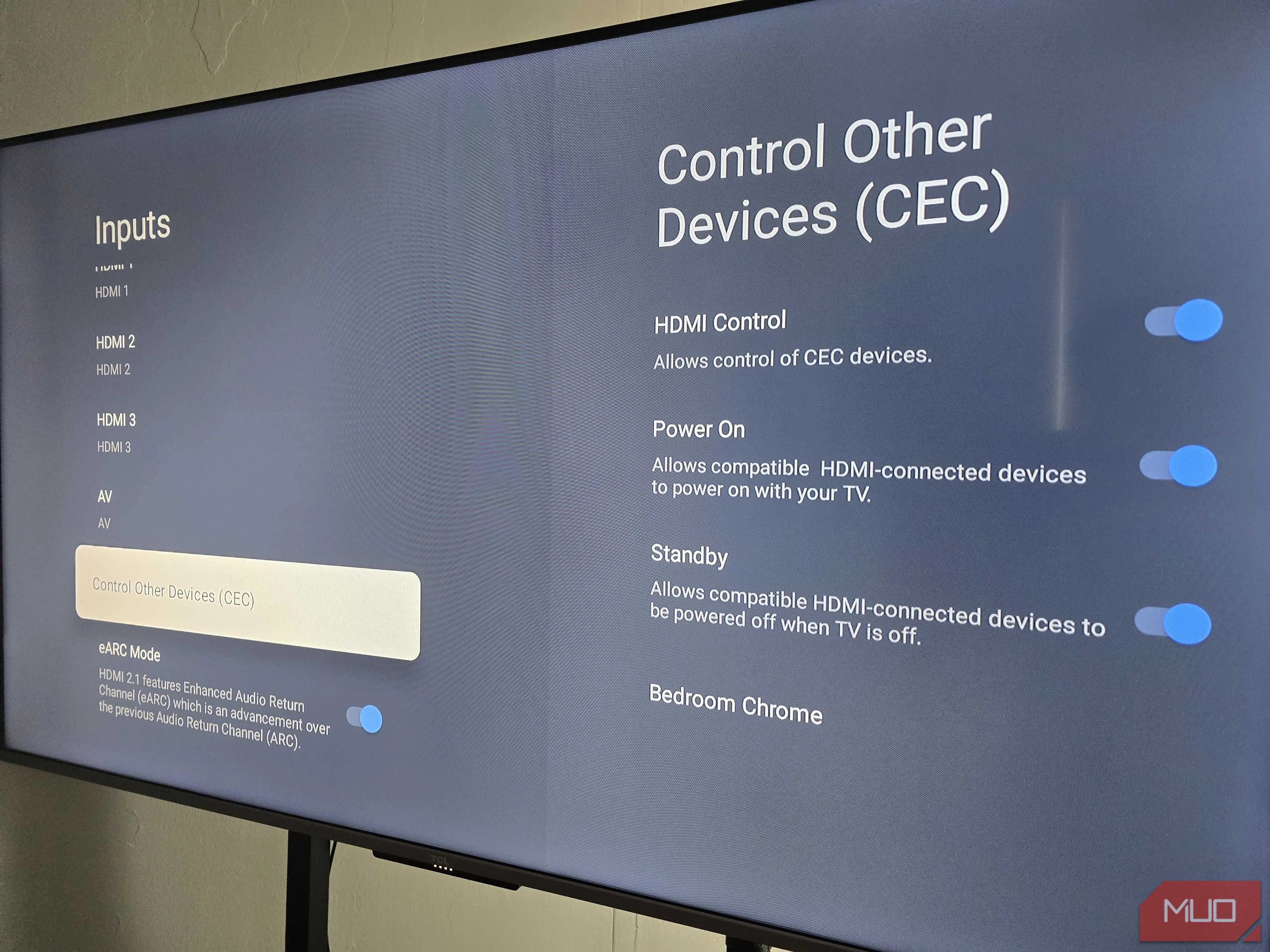 Cài đặt HDMI-CEC trên TV TCL, minh họa cách bật tính năng điều khiển thiết bị