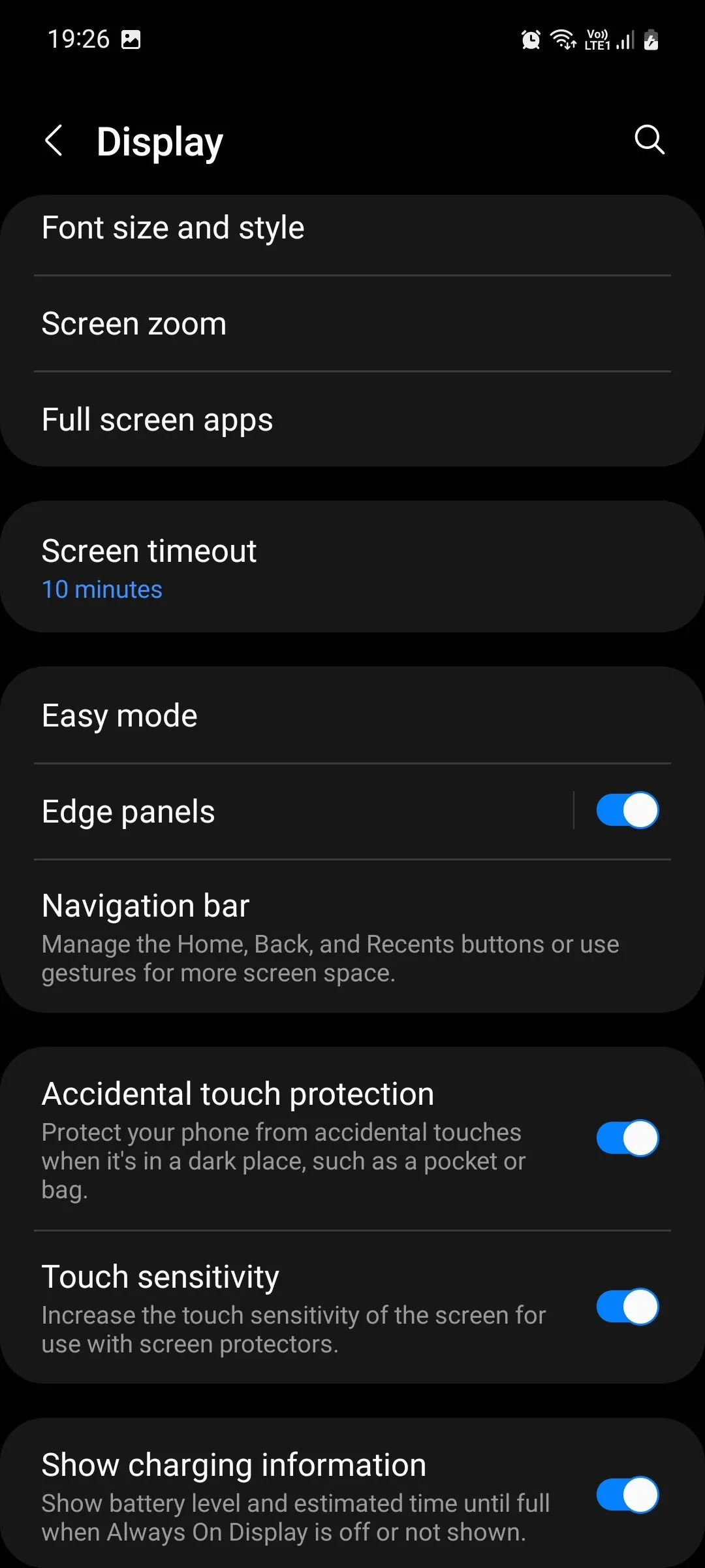 Cài đặt hiển thị trên điện thoại Samsung Galaxy, nơi bật Edge Panels