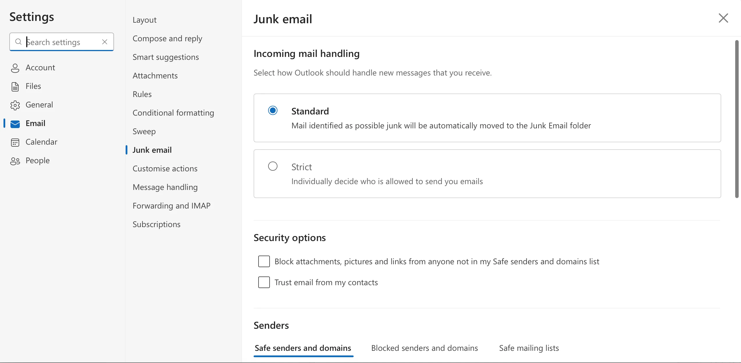 Cài đặt kiểm soát người gửi trong ứng dụng Outlook để ngăn email không mong muốn