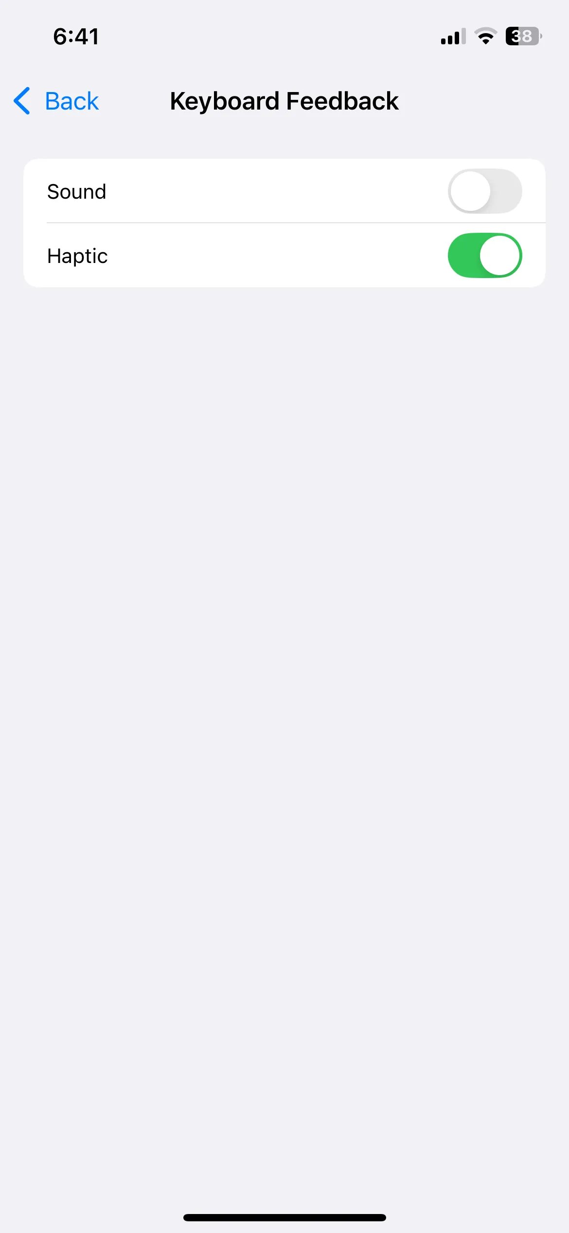 Cài đặt phản hồi bàn phím trên iPhone, cho phép tắt tiếng gõ phím.