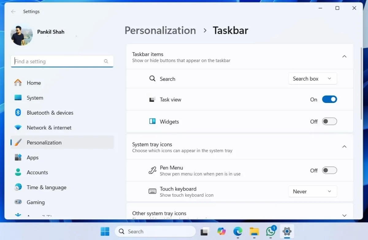 Cài đặt Taskbar trên Windows 11 với các tùy chọn tùy chỉnh hạn chế