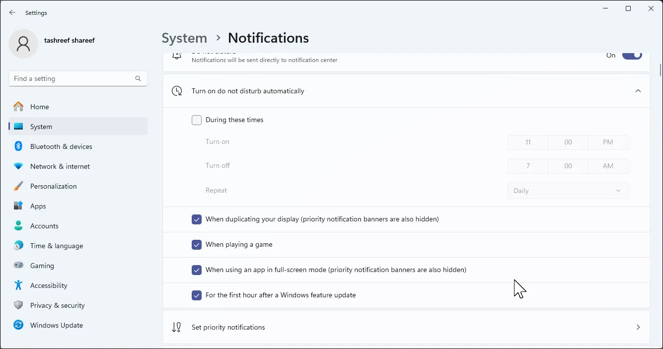 Cài đặt thông báo trên Windows 11, hiển thị tùy chọn thiết lập thông báo ưu tiên để cho phép một số ứng dụng hiển thị cảnh báo ngay cả khi bật chế độ Không Làm Phiền