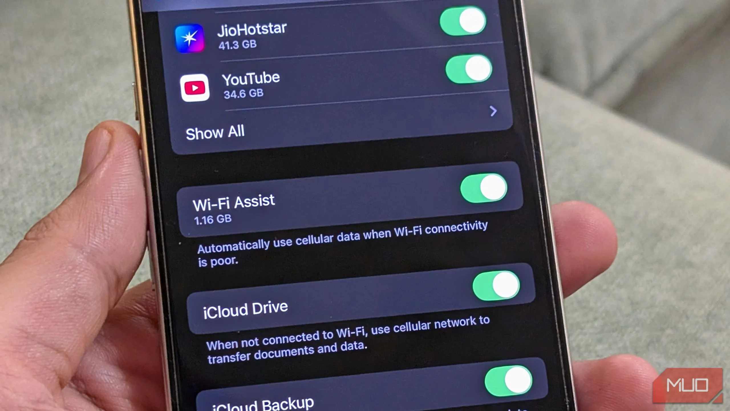 Cài đặt Trợ giúp Wi-Fi trên iPhone có thể gây hao tốn dữ liệu di động
