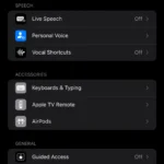 Cài đặt Trợ năng trên iPhone hiển thị danh sách các phím tắt trợ năng, trong đó có tùy chọn Giảm Điểm Trắng.