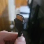Cáp HDMI minh họa chức năng HDMI-CEC điều khiển thiết bị