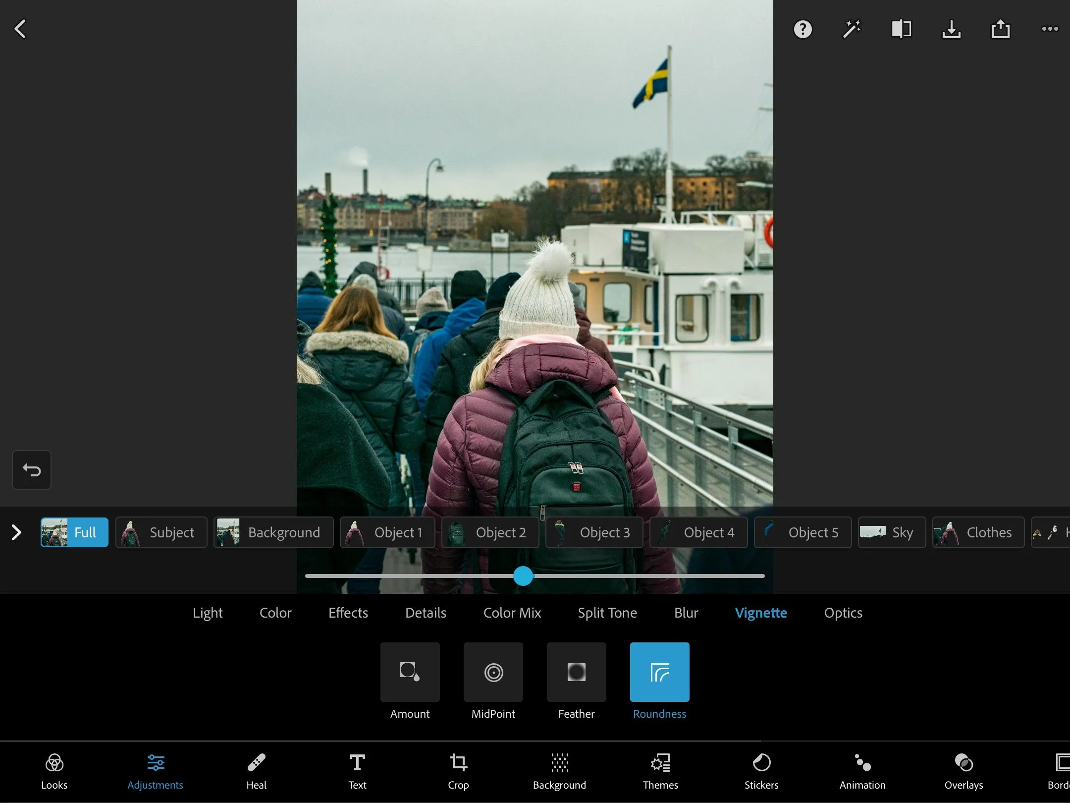 Chỉnh sửa các đối tượng khác nhau trong Photoshop Express trên iPad