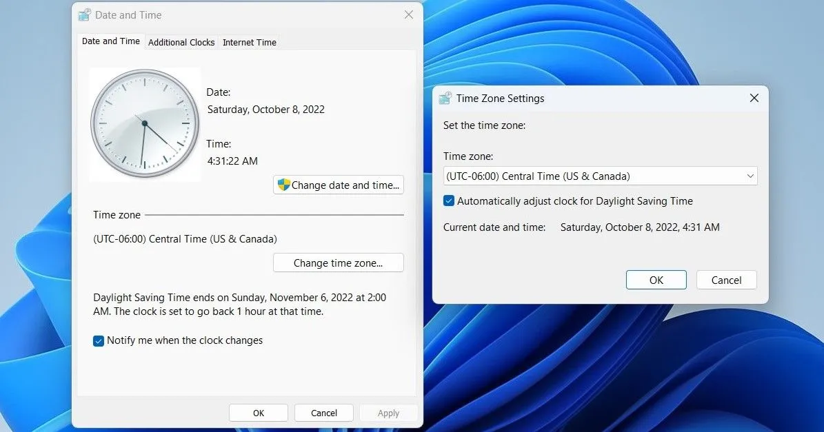 Cửa sổ cài đặt Ngày và Giờ, Múi giờ trên Windows 11, hiển thị tùy chọn tự động điều chỉnh đồng hồ cho Giờ tiết kiệm ánh sáng ban ngày