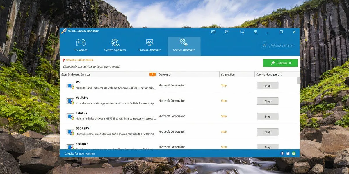 Cửa sổ Service Optimizer của Wise Game Booster trên Windows 11, hiển thị danh sách các dịch vụ hệ thống có thể tối ưu.