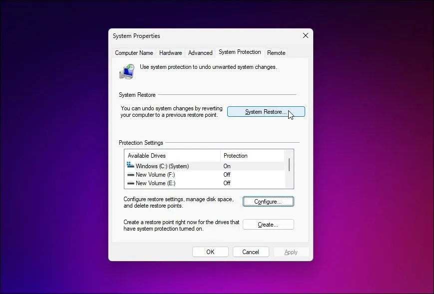 Cửa sổ System Properties với tab System Protection trong Windows