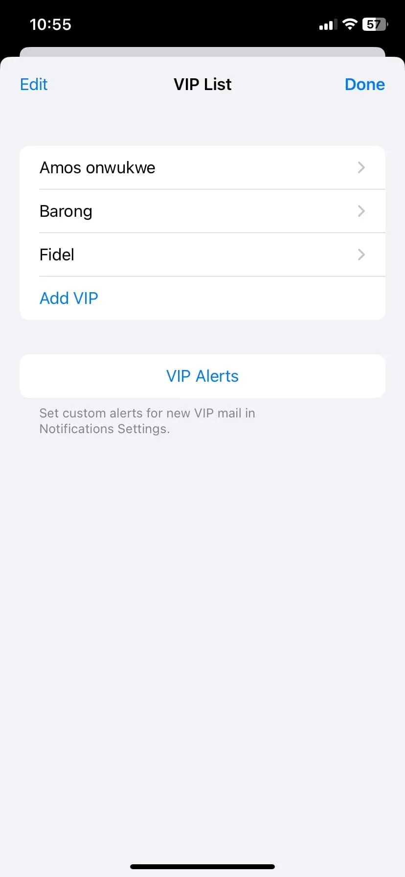 Danh sách các liên hệ VIP được cấu hình trong Apple Mail để ưu tiên thông báo email