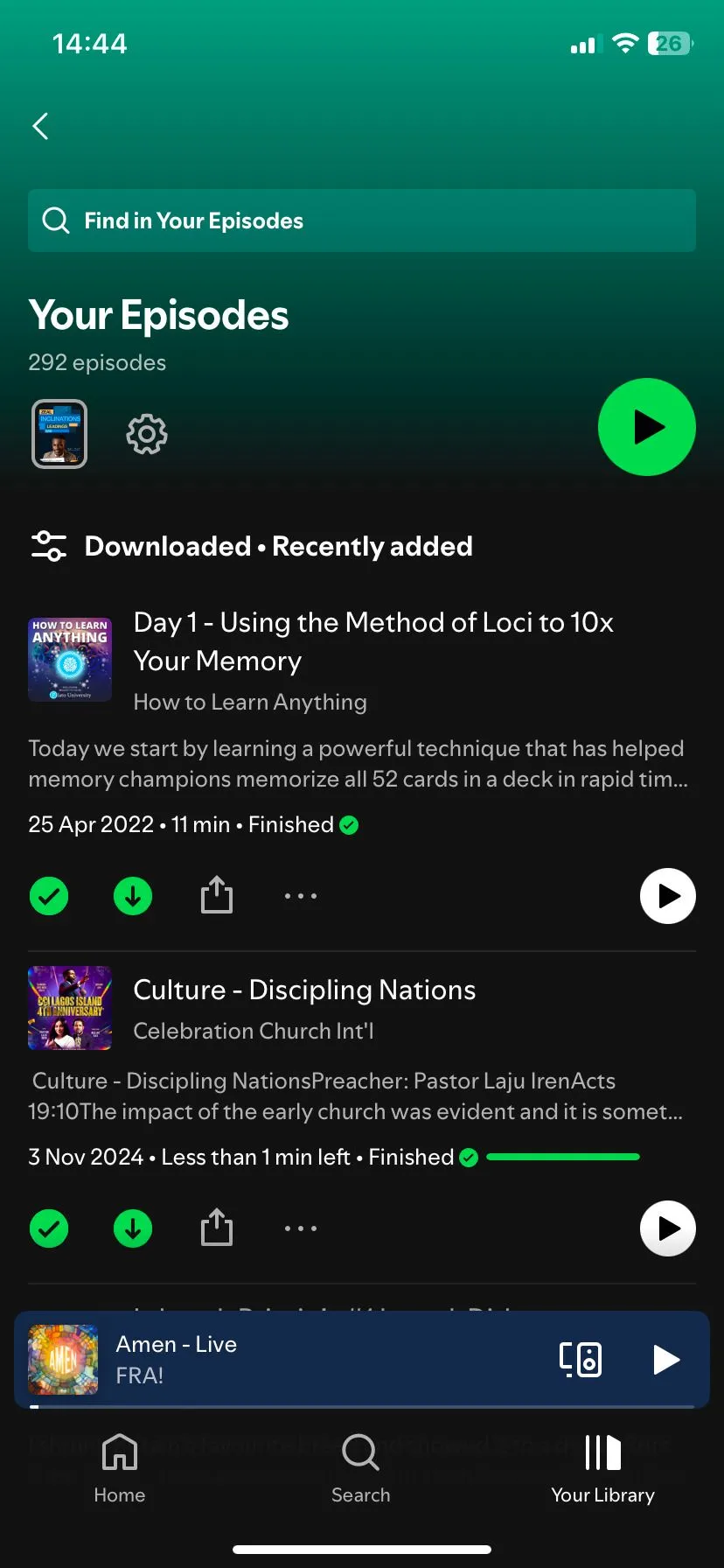 Danh sách các podcast đã tải xuống trong ứng dụng Spotify trên iPhone