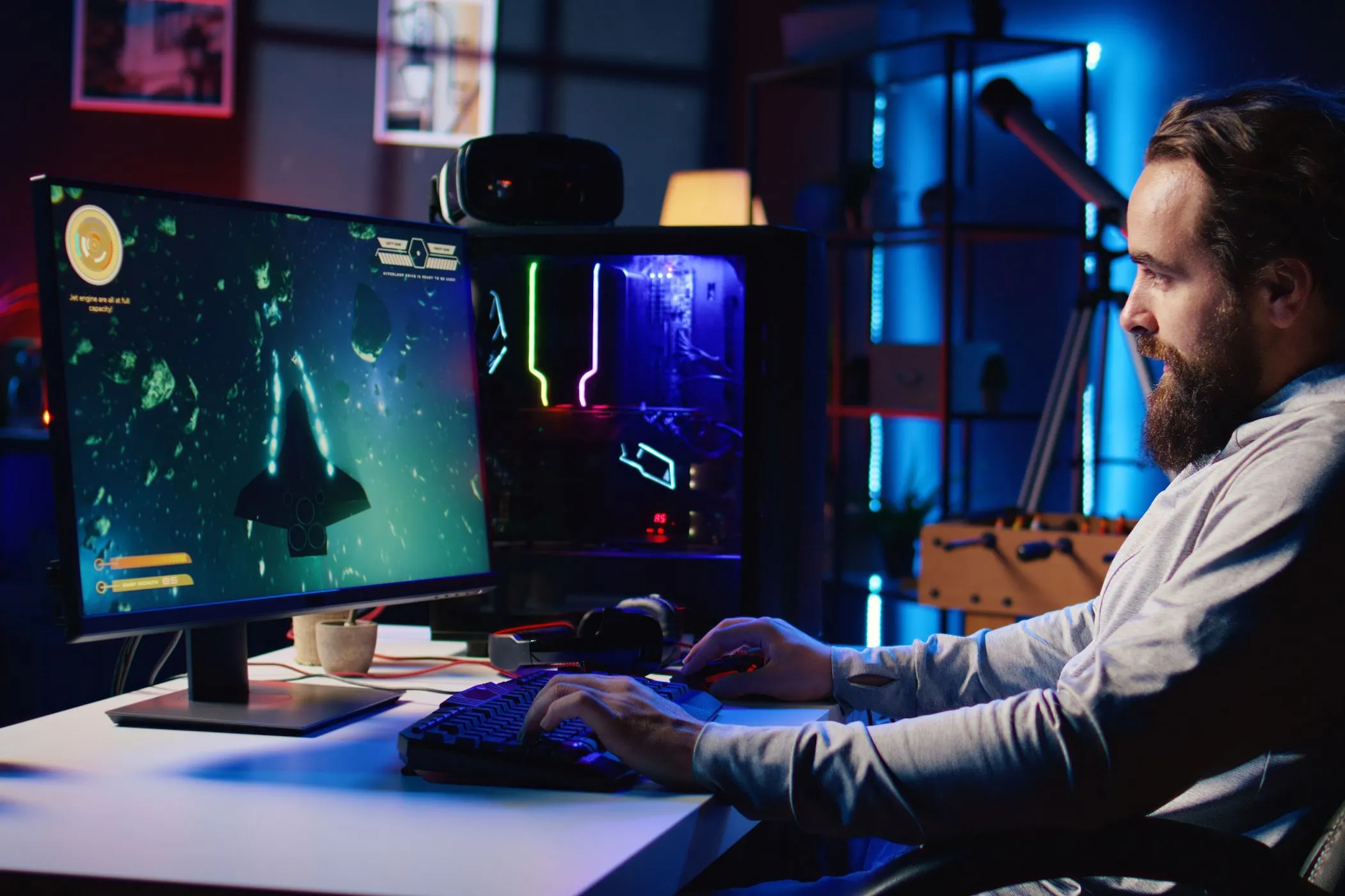 Game thủ trải nghiệm chơi game mượt mà trên PC nhờ kết nối Ethernet ổn định, giảm độ trễ.