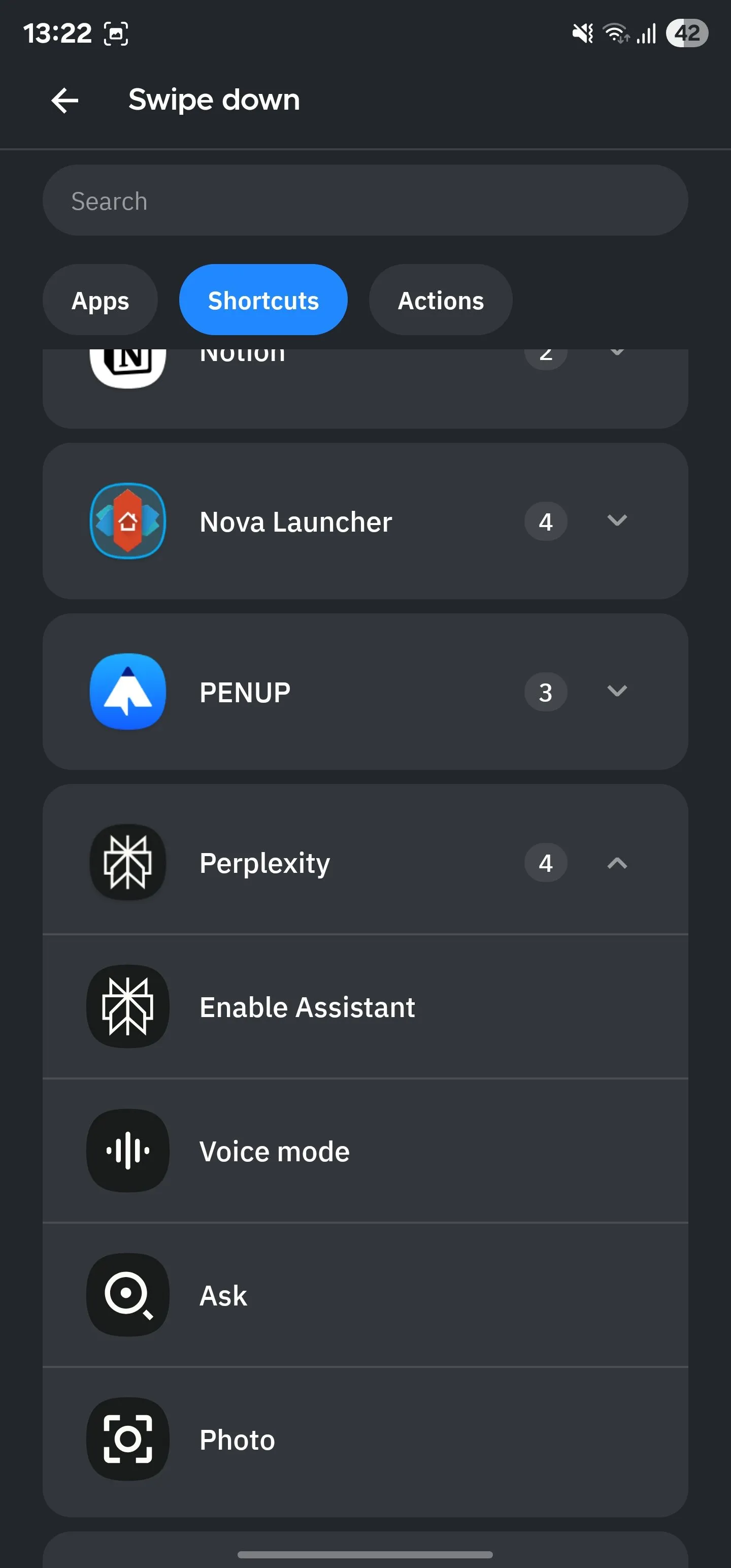 Gán hành động cho cử chỉ vuốt xuống trong cài đặt Smart Launcher.