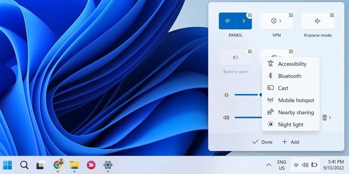 Giao diện Bảng cài đặt nhanh của Windows 11 với tùy chọn Bluetooth được thêm vào qua nút Add.