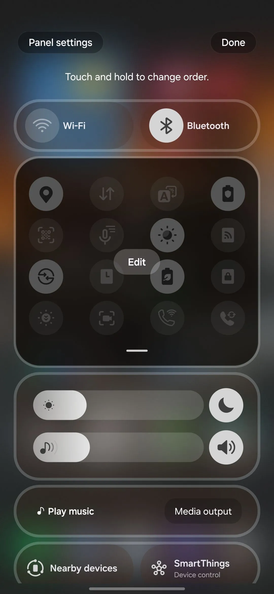Giao diện bảng cài đặt nhanh mới của Samsung Galaxy S25 Ultra trong One UI 7 với tùy chọn "Separate" và "Together"