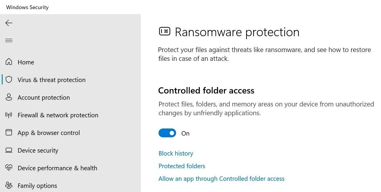Giao diện bật tính năng Kiểm soát Truy cập Thư mục (Controlled folder access) trong Bảo mật Windows