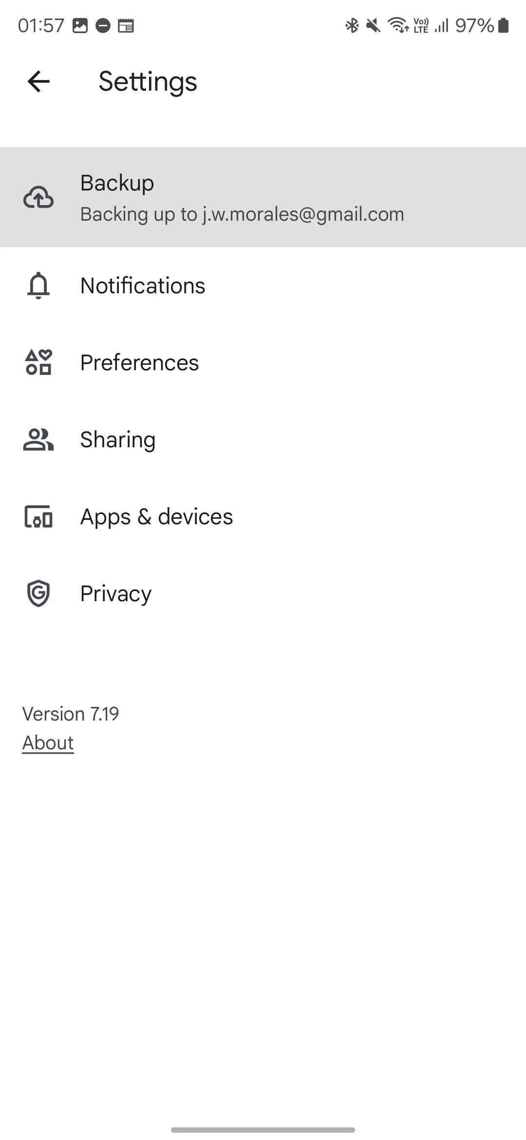 Giao diện cài đặt Google Photos với tùy chọn Hoàn tác sao lưu cho thiết bị này