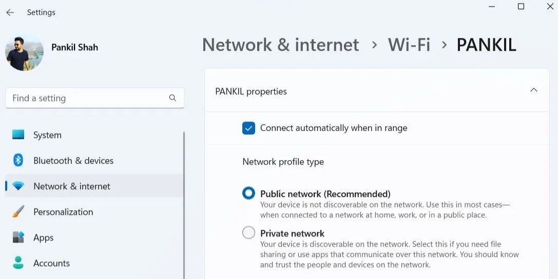Giao diện cài đặt mạng Wi-Fi trên Windows hiển thị tùy chọn thay đổi hồ sơ mạng từ Public sang Private hoặc ngược lại.