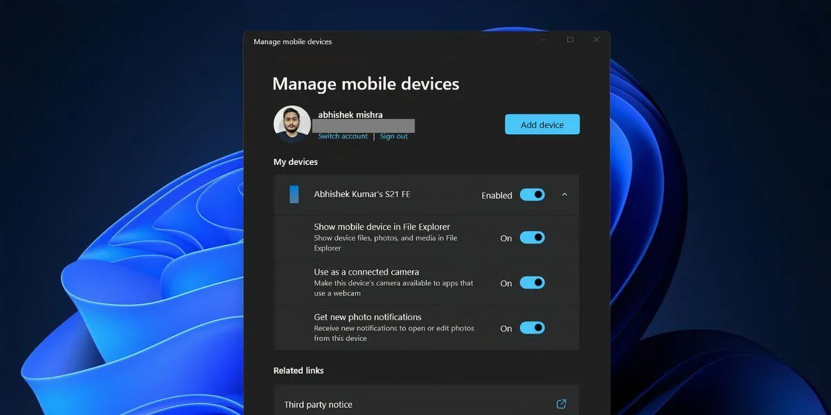 Giao diện cài đặt thiết bị di động trong Windows 11 hiển thị điện thoại Android đã kết nối và tùy chọn xem trong File Explorer