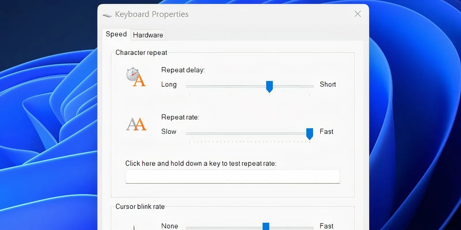 Giao diện cài đặt Thuộc tính Bàn phím trên Windows, minh họa tùy chọn Điều chỉnh độ trễ lặp lại (Repeat delay) và Tốc độ lặp lại (Repeat rate) để tối ưu phản hồi bàn phím.