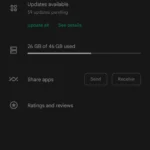 Giao diện cập nhật ứng dụng trong Google Play Store trên điện thoại Android