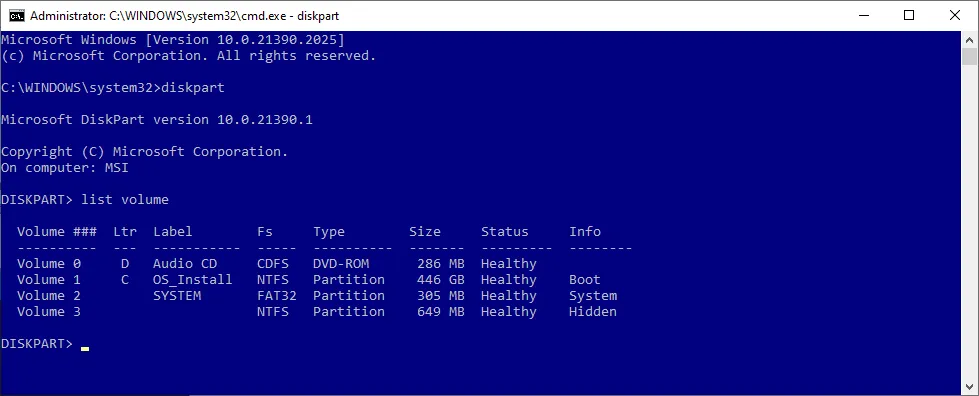 Giao diện Command Prompt với lệnh diskpart list disk