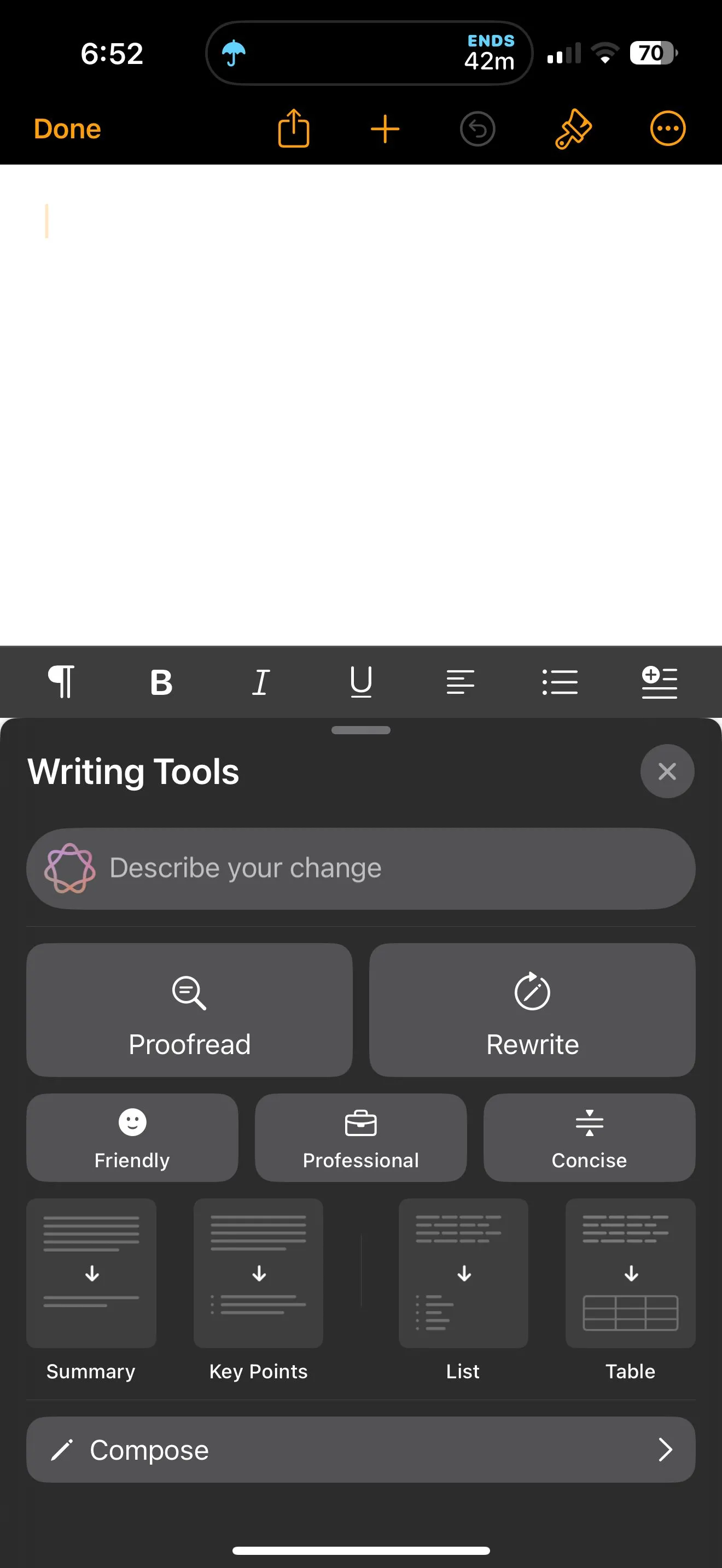 Giao diện công cụ viết nâng cao trên iOS 18.2, hiển thị các tùy chọn chỉnh sửa văn bản.