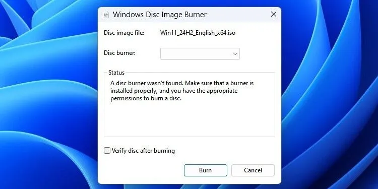 Giao diện công cụ Windows Disc Image Burner để ghi file ISO Windows vào đĩa DVD