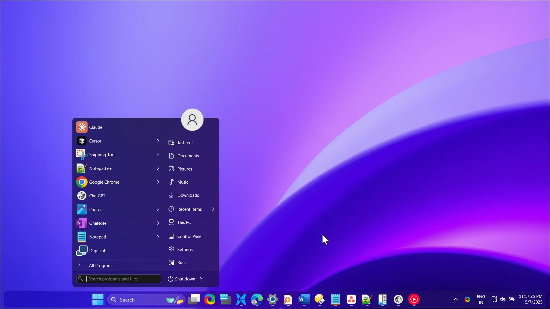 Giao diện desktop Windows 11 sau khi áp dụng bản mod Windows 25 với các icon và Start menu được tùy chỉnh