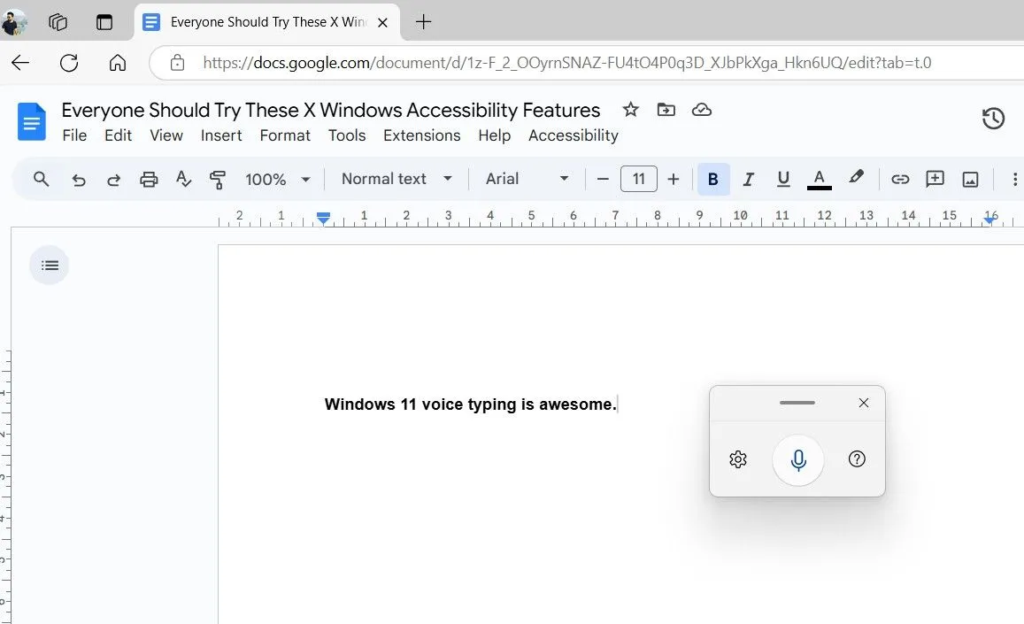 Giao diện gõ bằng giọng nói của Windows 11 đang hoạt động trong tài liệu Google Docs
