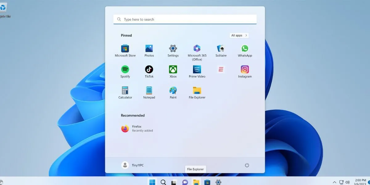 Giao diện hệ điều hành Tiny11, một phiên bản Windows 11 đã được tùy biến giảm nhẹ