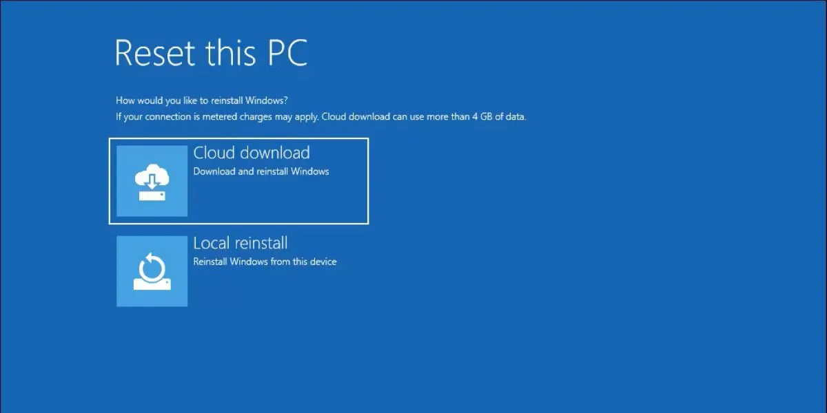 Giao diện lựa chọn cài đặt Windows 11 cục bộ hoặc qua đám mây khi thực hiện reset qua WinRE.