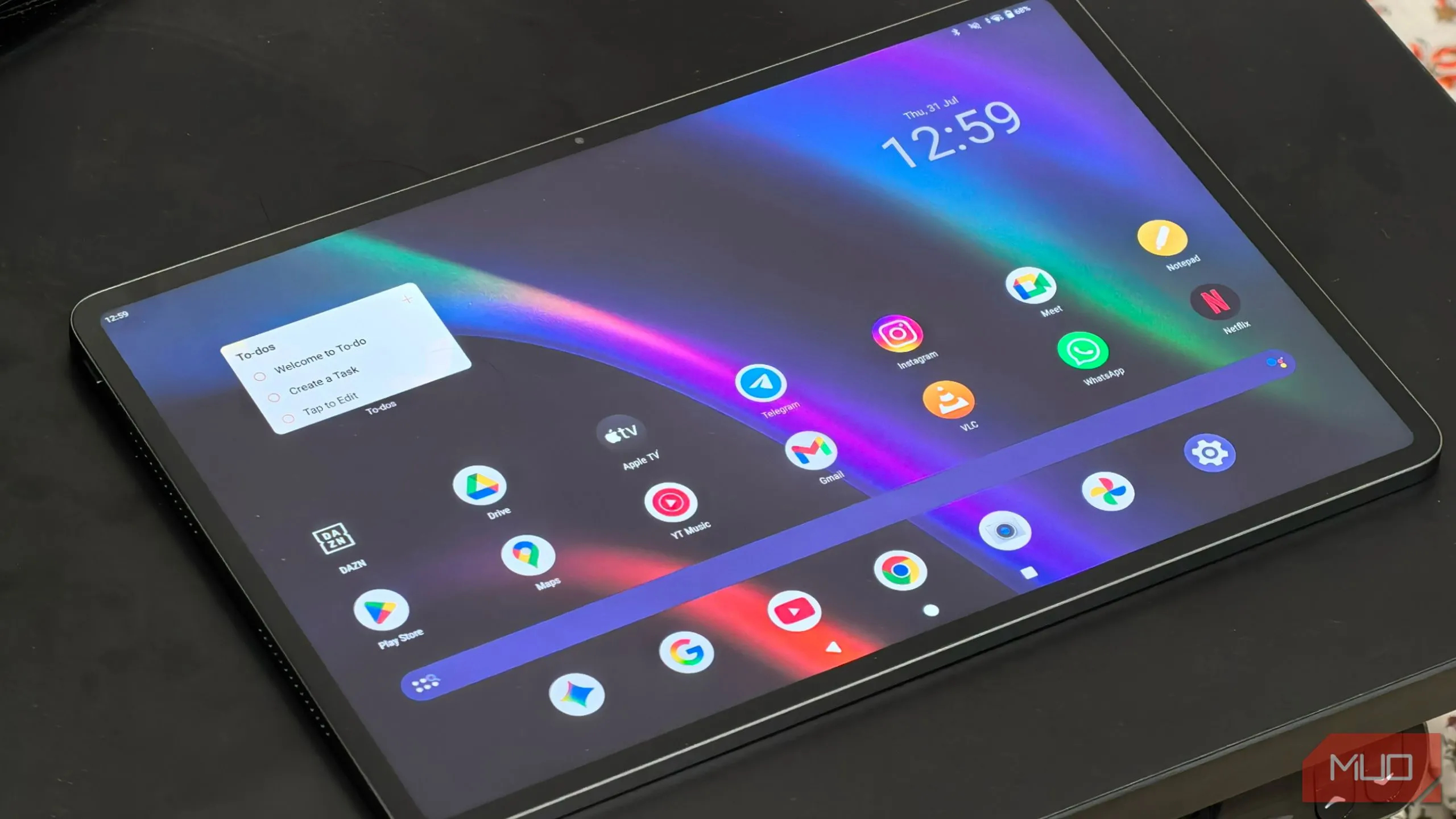 Giao diện màn hình chính Android gần thuần của máy tính bảng Infinix XPAD GT