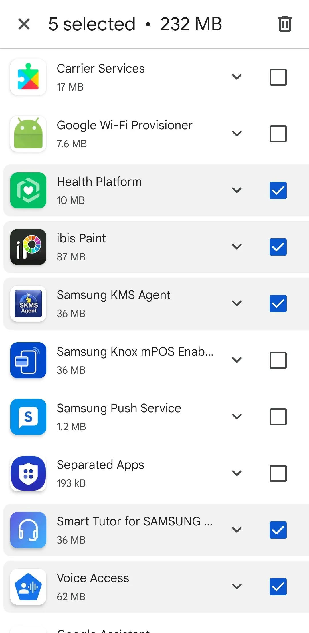 Giao diện quản lý ứng dụng trên Google Play Store cho phép chọn nhiều ứng dụng để gỡ cài đặt hàng loạt
