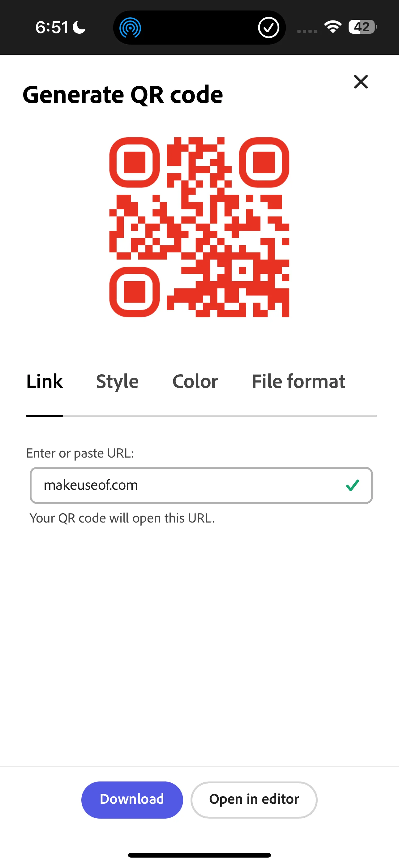 Giao diện tạo mã QR trong Adobe Express với URL mẫu của trang MakeUseOf và các tùy chọn tùy chỉnh.