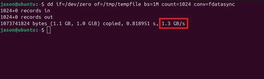 Giao diện terminal Linux thực hiện lệnh dd để kiểm tra tốc độ ghi của ổ đĩa.