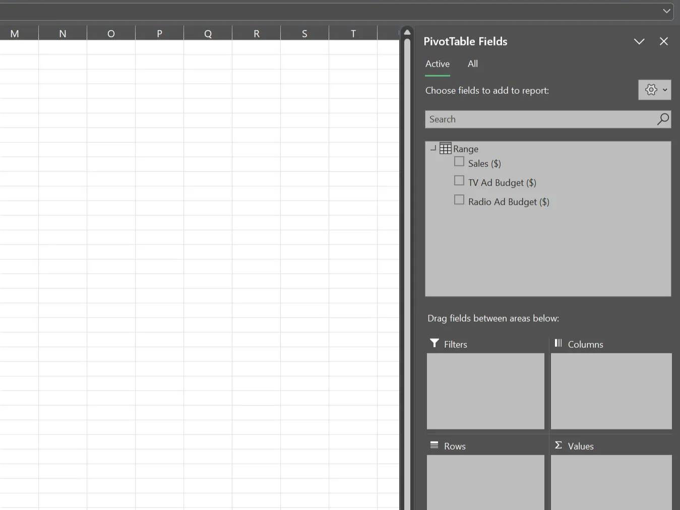 Giao diện thanh bên PivotTable Fields trong Excel, minh họa cách sắp xếp và tóm tắt dữ liệu để phân tích chuyên sâu, có thể kết hợp với hàm CORREL.