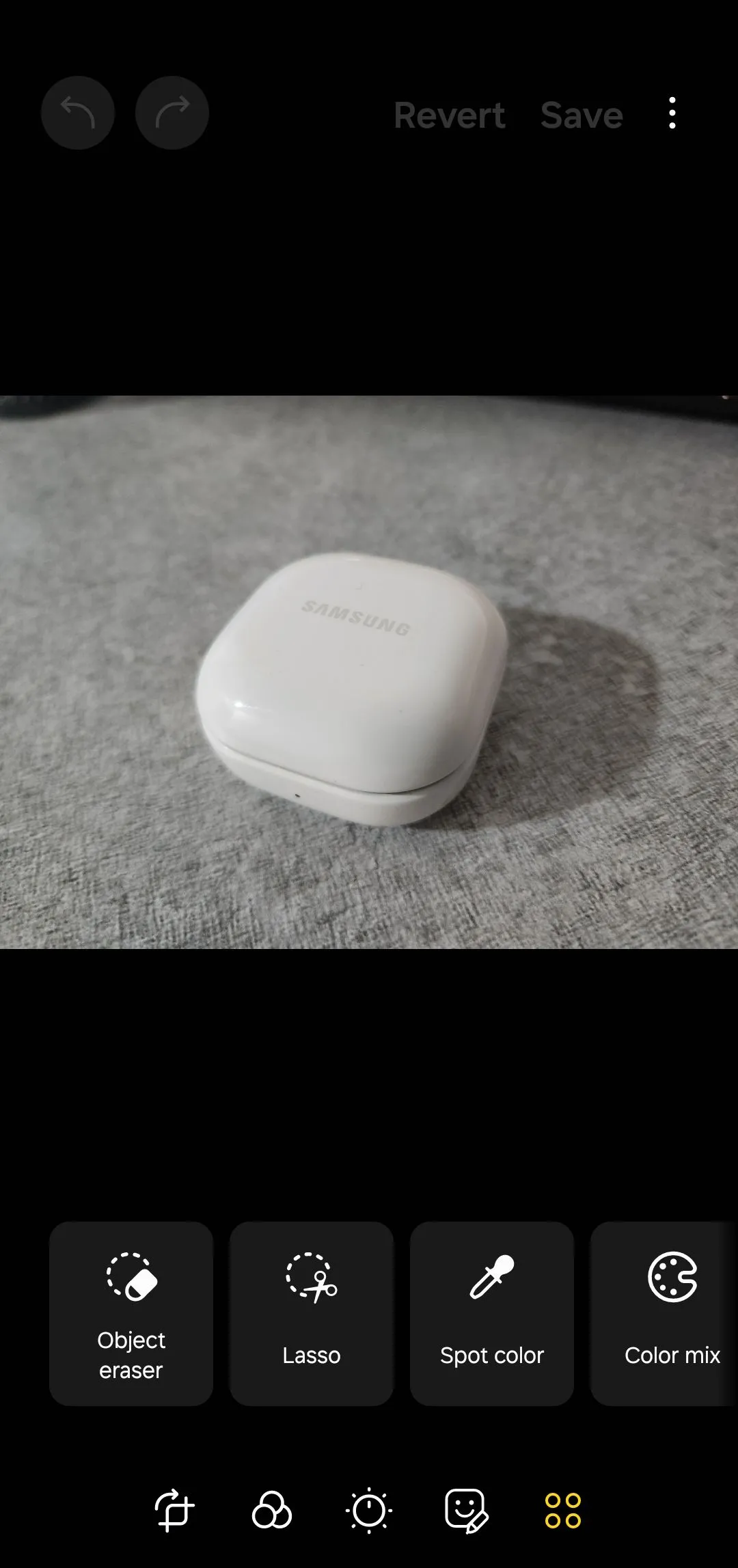 Giao diện trình chỉnh sửa ảnh trong ứng dụng Bộ sưu tập Samsung