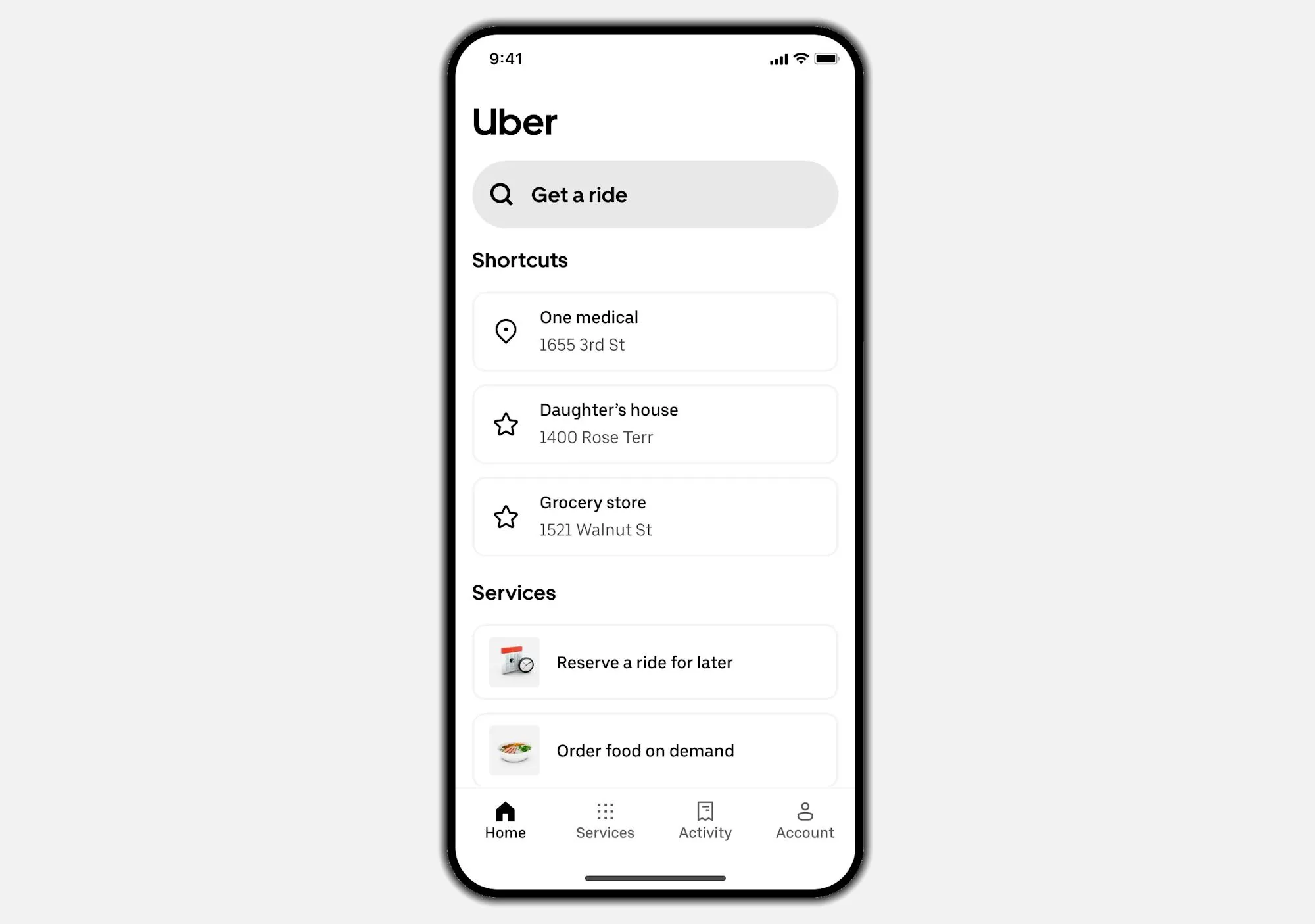 Giao diện Uber đơn giản hóa với chữ lớn và ít nút, thân thiện hơn với người dùng cao tuổi